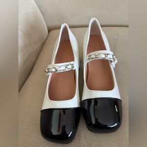 Elegant Black and White Women's Shoes